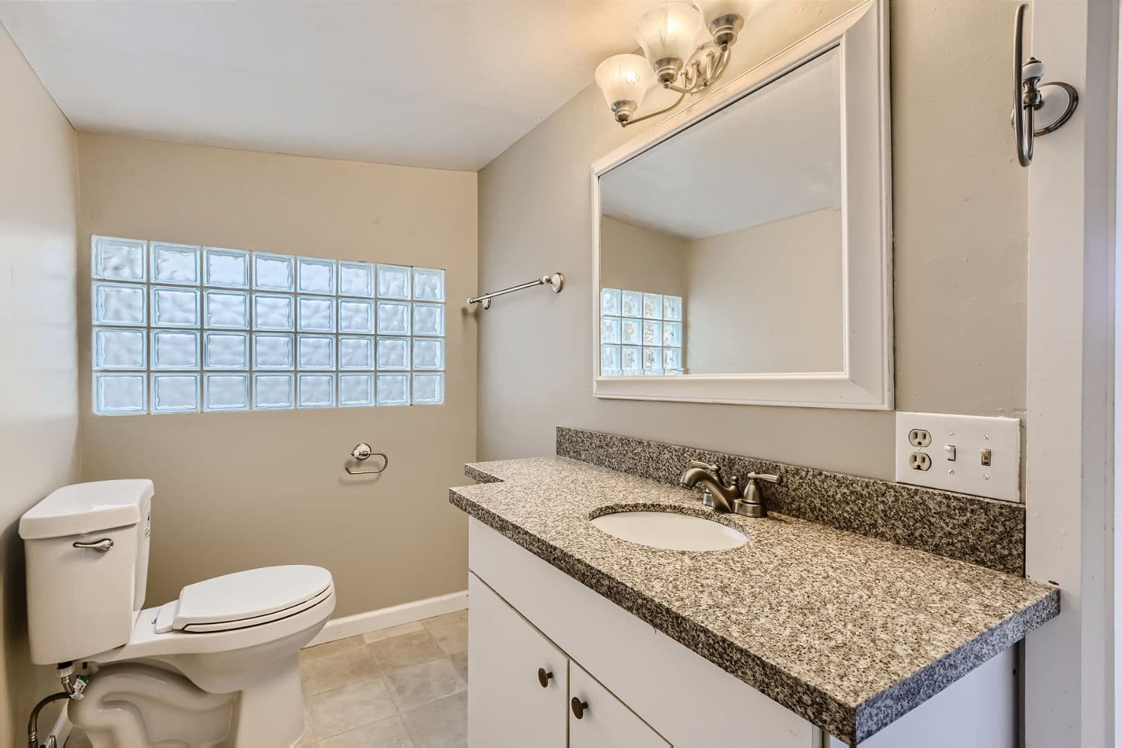Seattle Apartment: 2312 E Denny Way