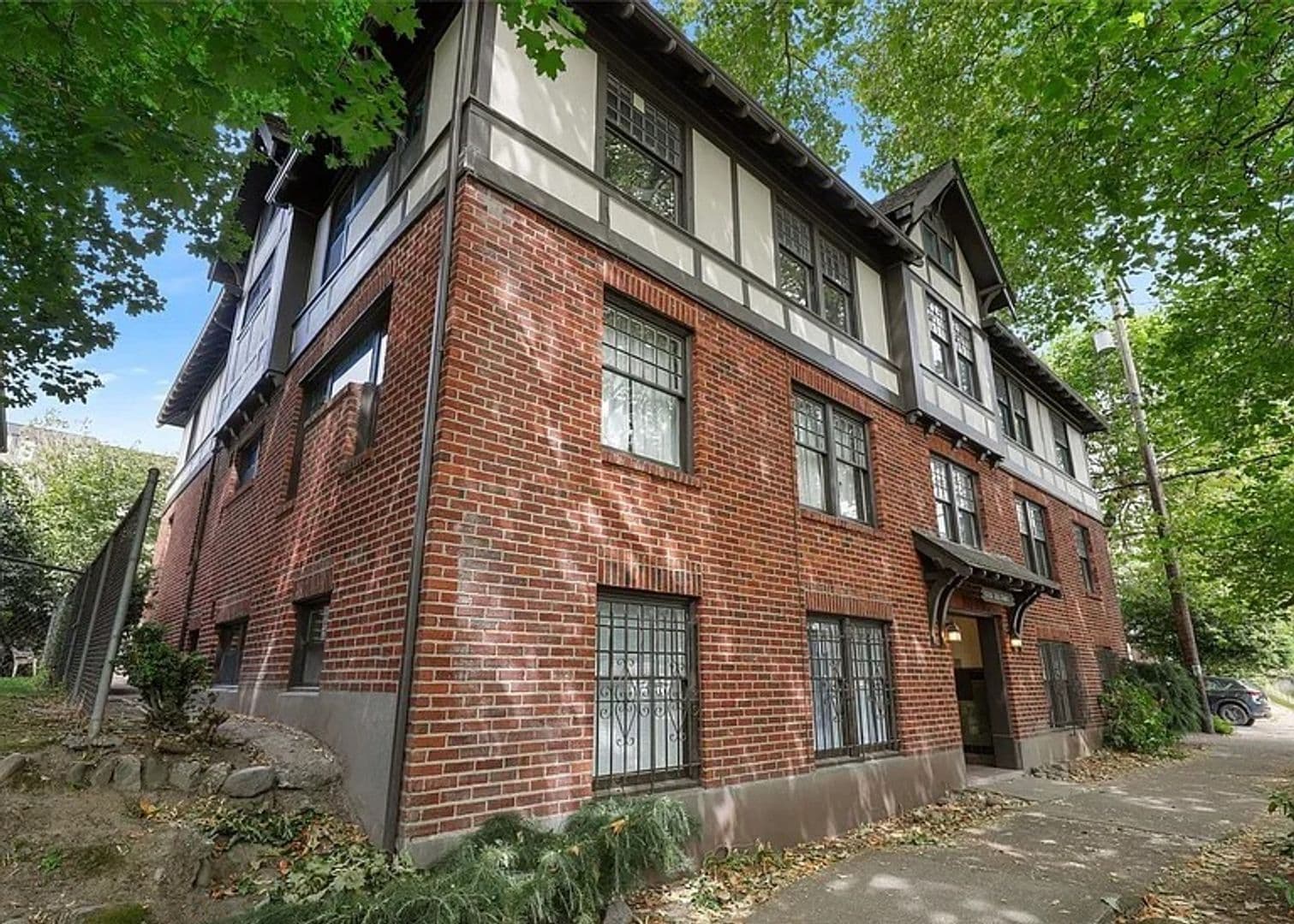 Seattle House: 535 20th Ave E