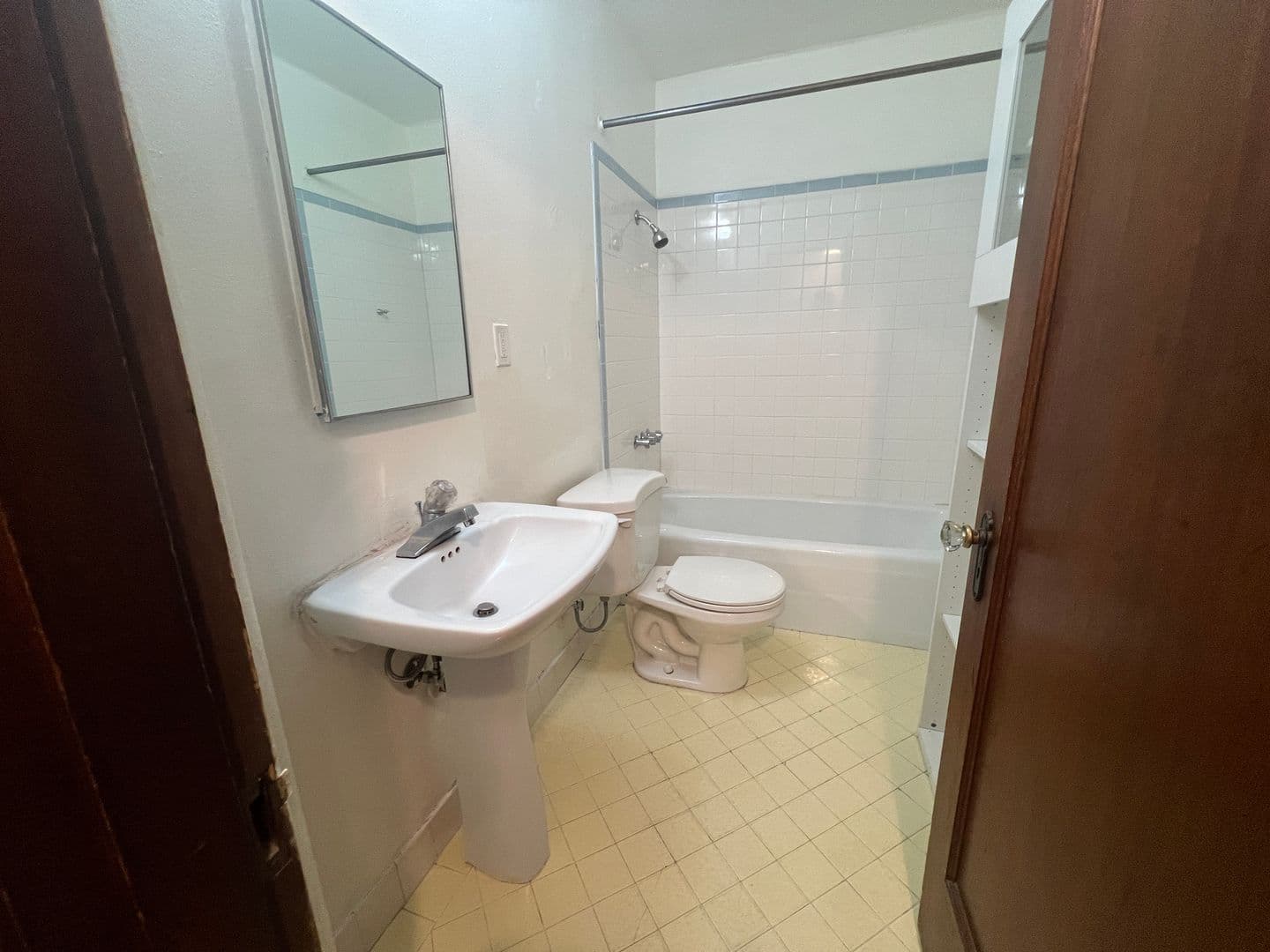 Seattle House: 411 Boylston Ave E