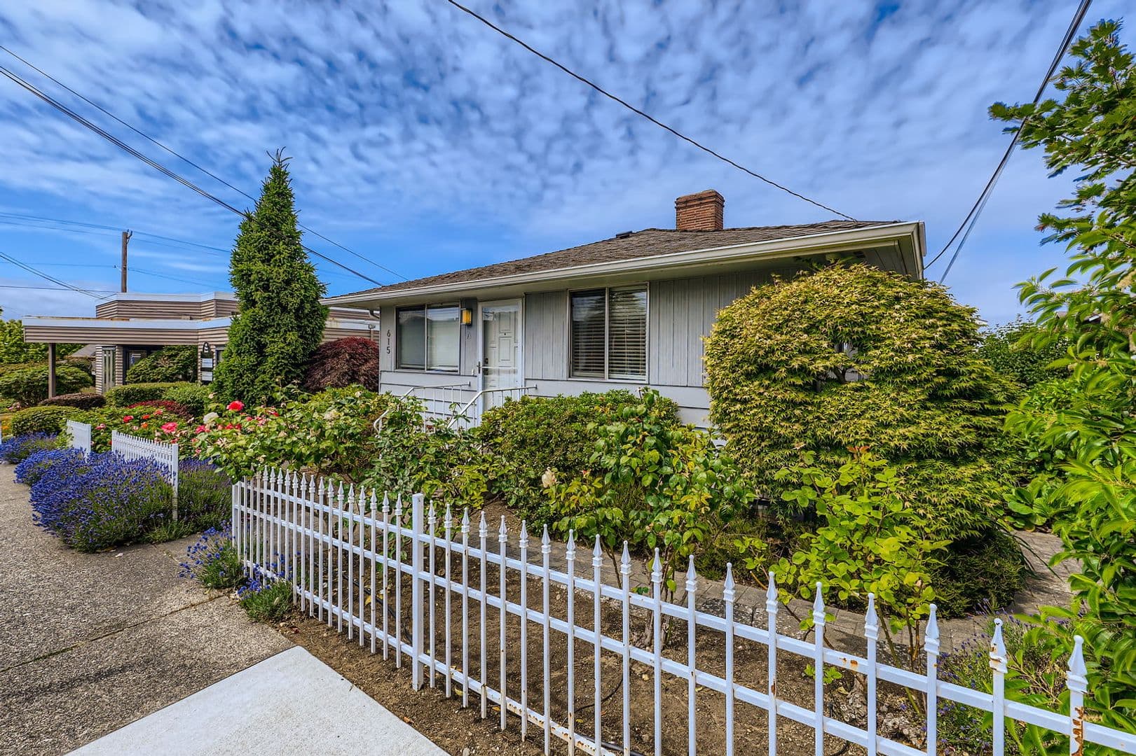 Edmonds Apartment: 615 Main St