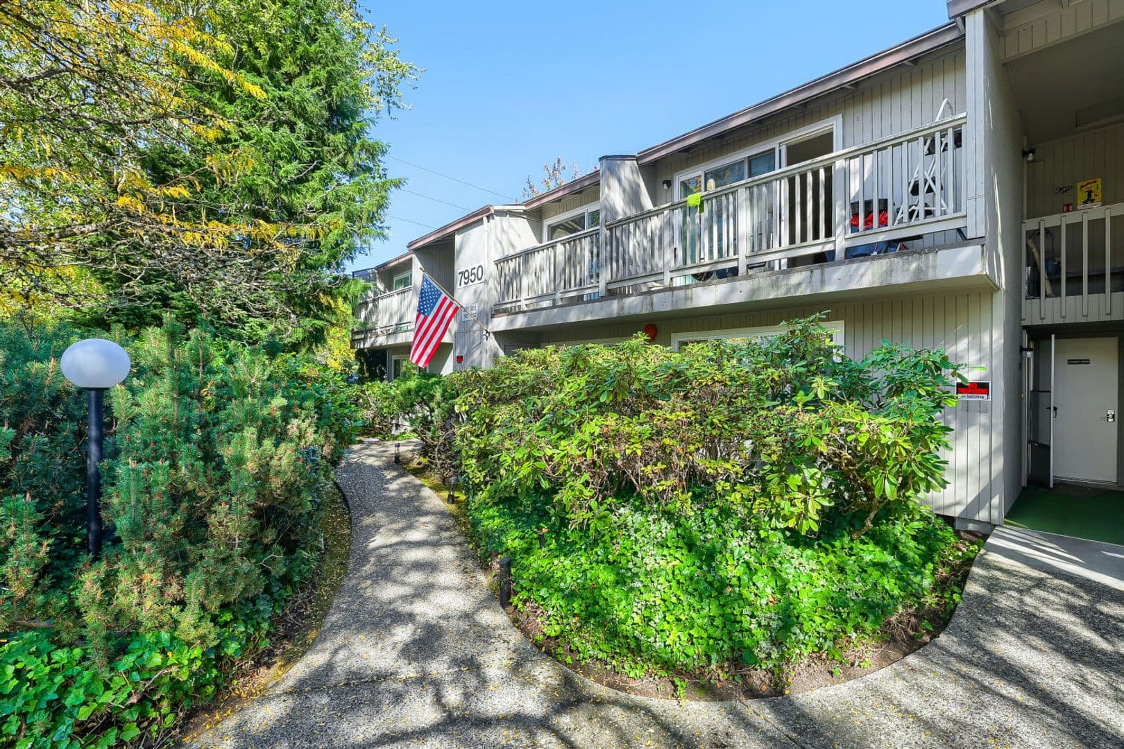 Redmond Apartment: 7950 168th Ave Ne