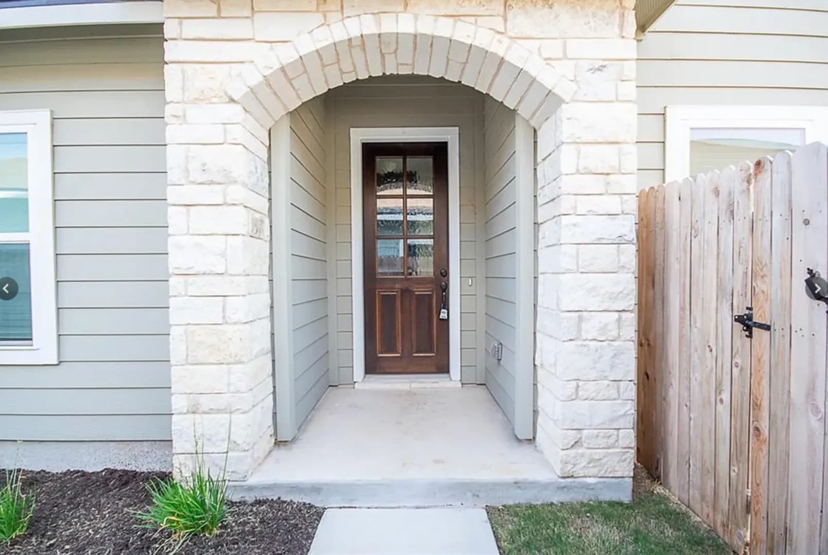 Georgetown House: 129 Winding Hollow Ln