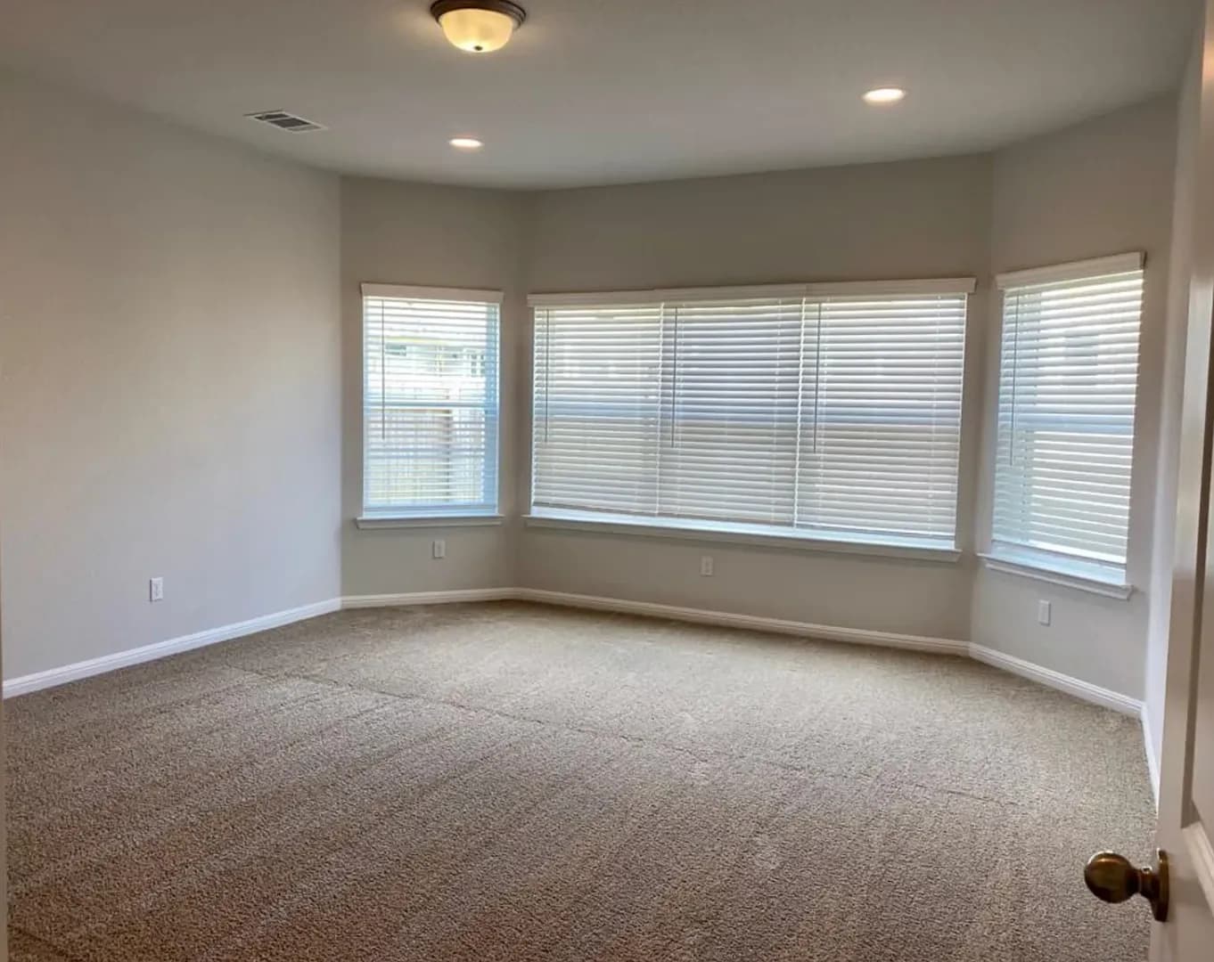 Georgetown House: 129 Winding Hollow Ln