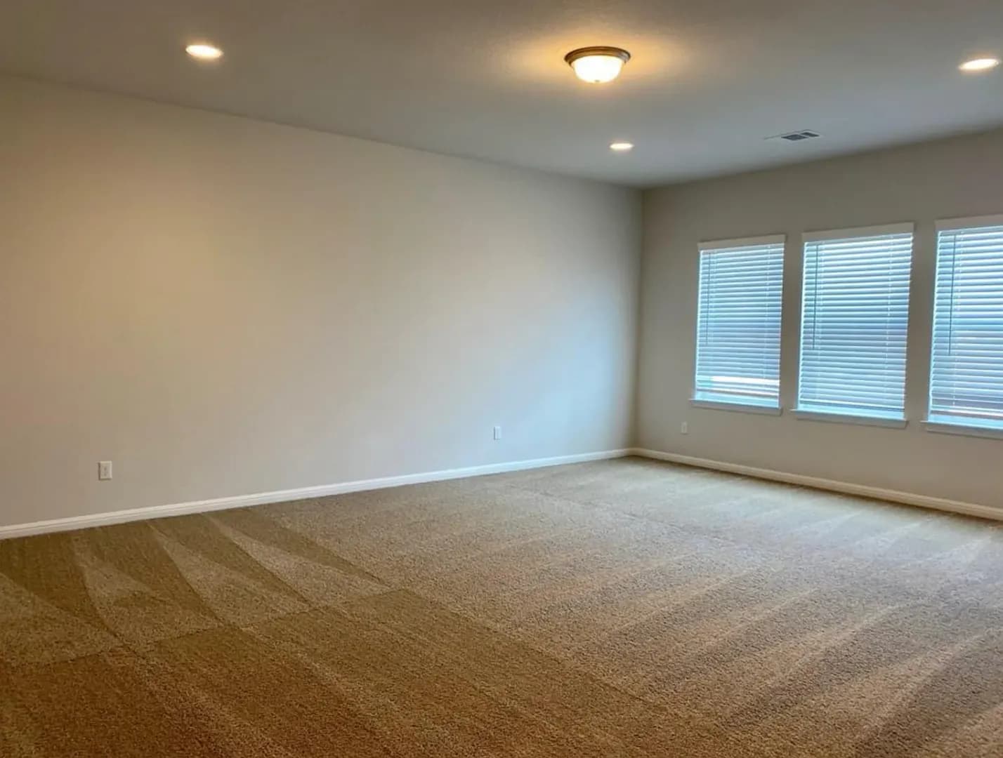 Georgetown House: 129 Winding Hollow Ln
