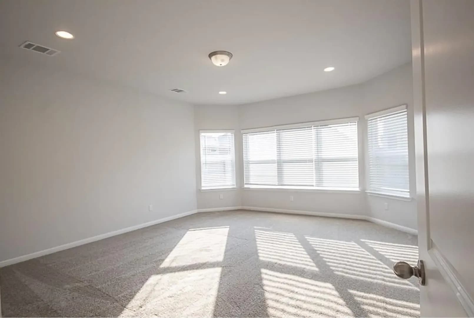 Georgetown House: 129 Winding Hollow Ln