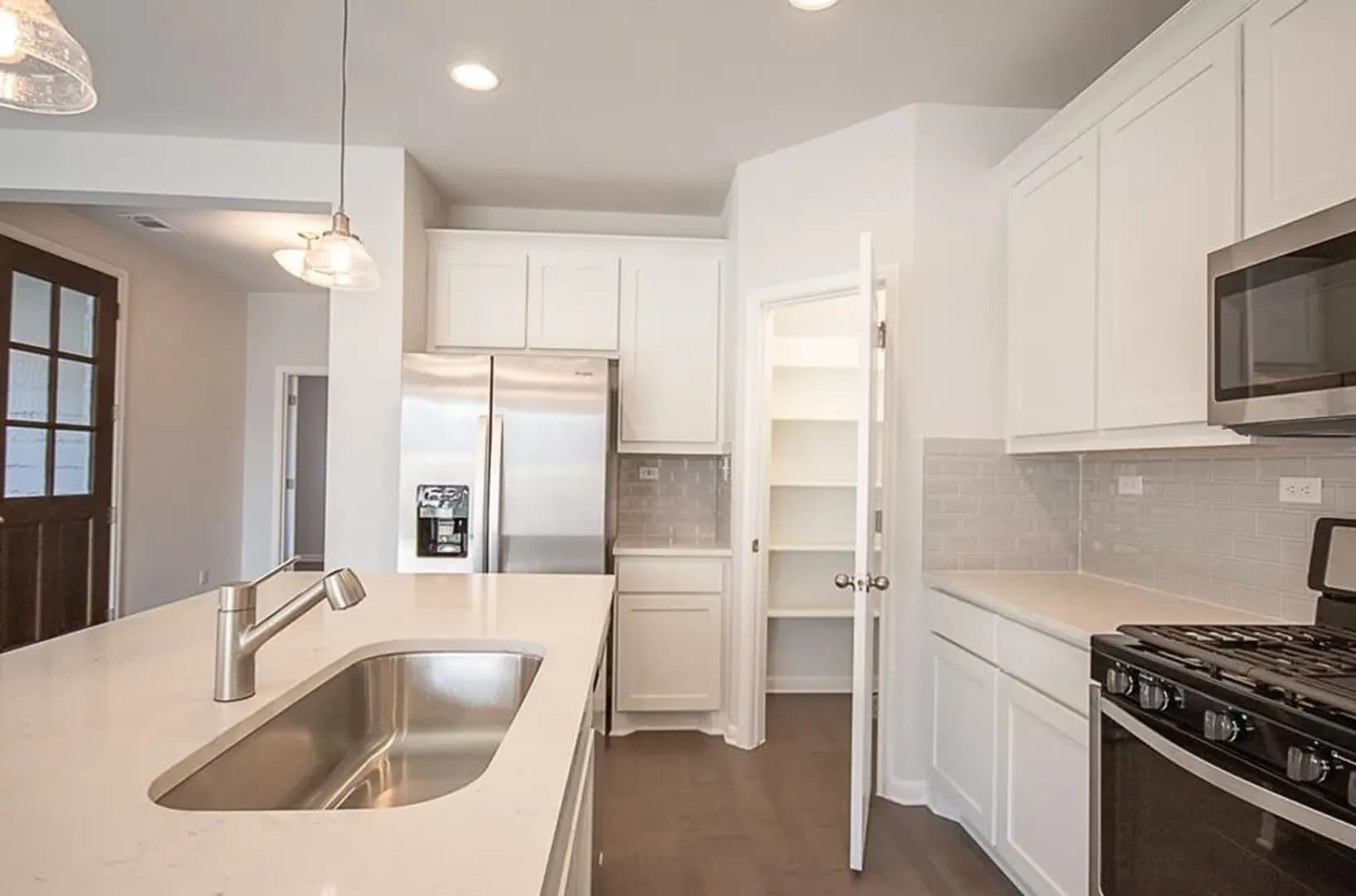Georgetown House: 129 Winding Hollow Ln