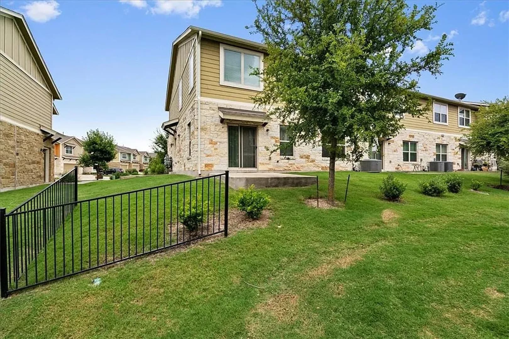 Round Rock House: 1620 Bryant Dr, Unit 3206