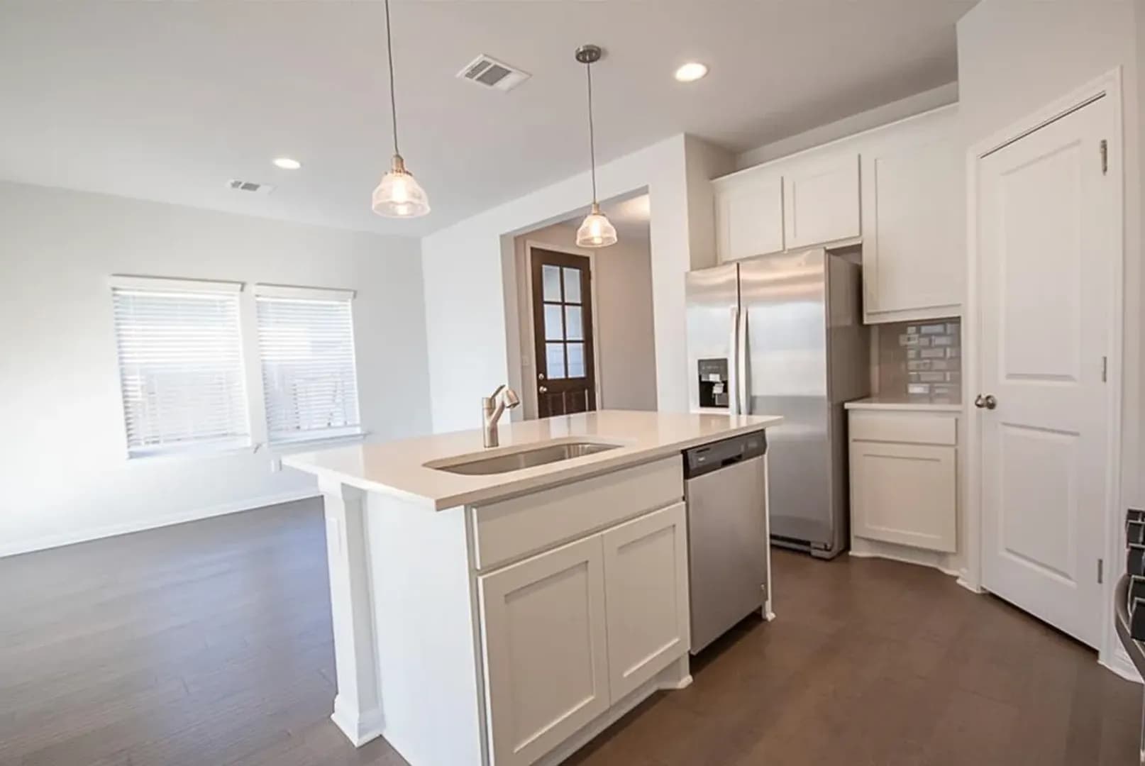 Georgetown House: 129 Winding Hollow Ln