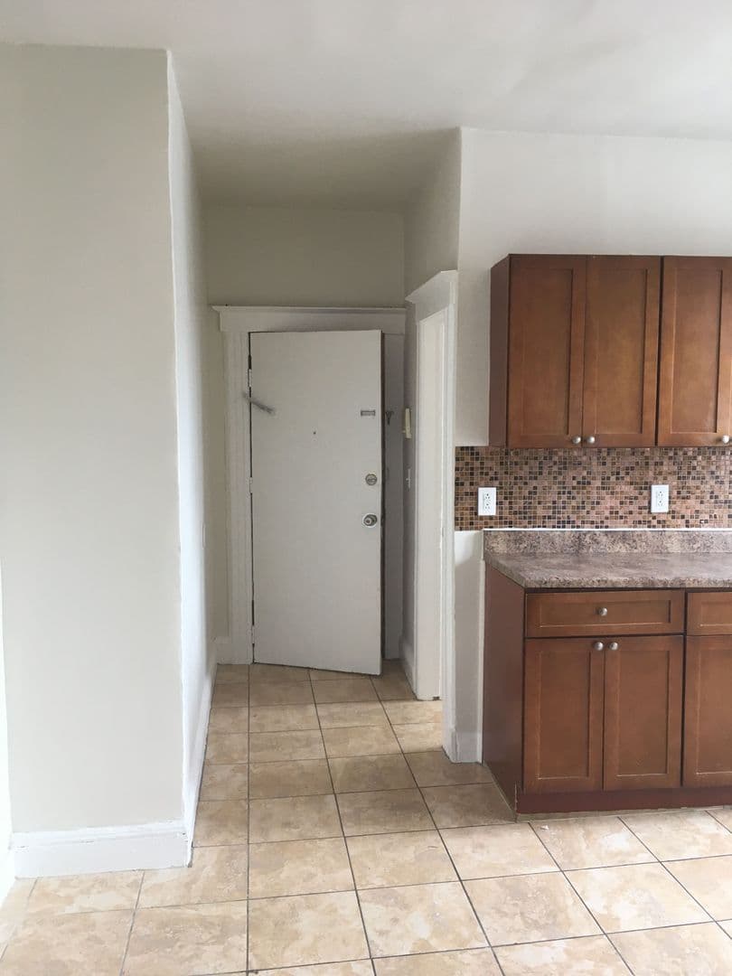 Passaic Apartment: 375 Madison Street