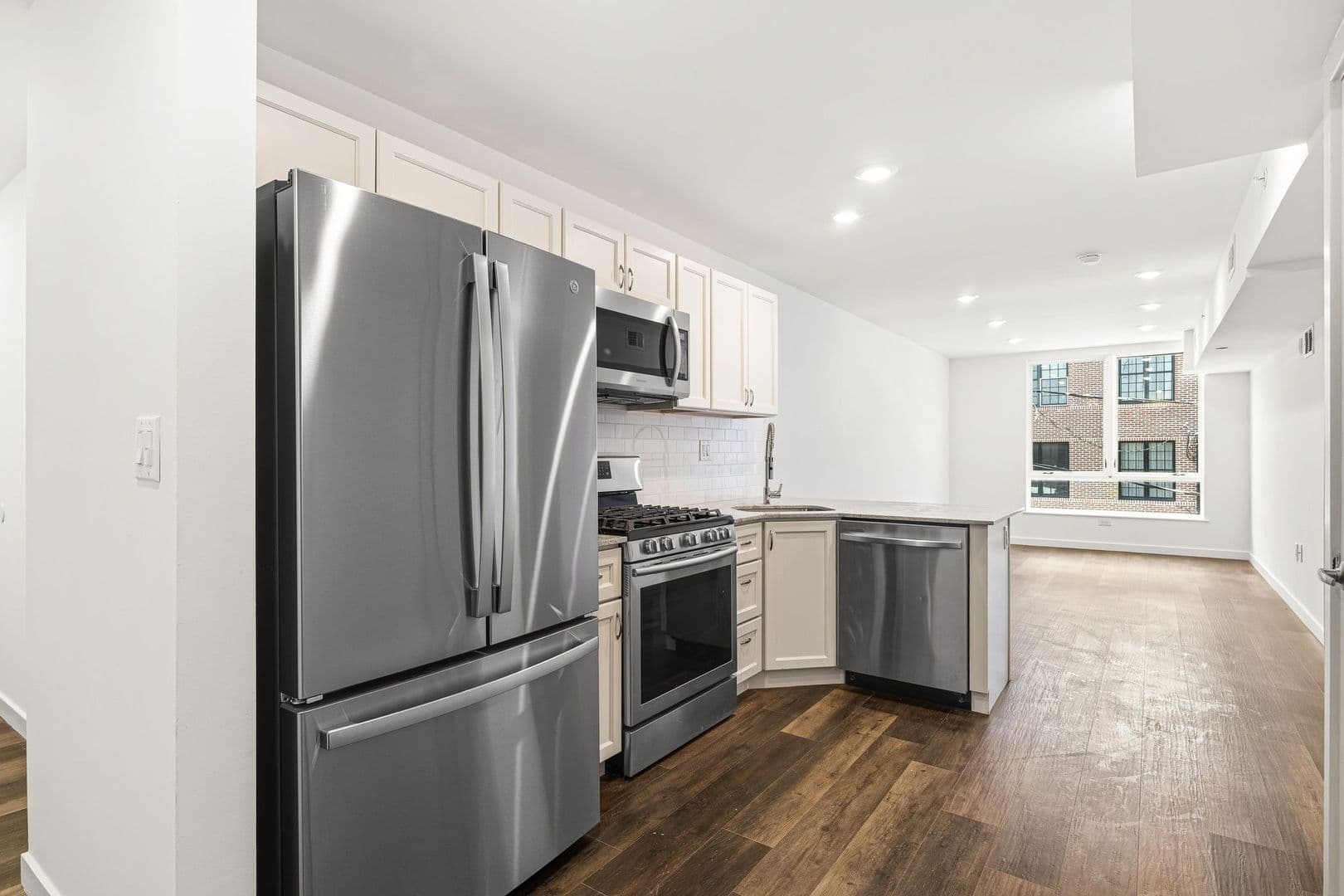 Philadelphia Apartment: 2001-05 Frankford
