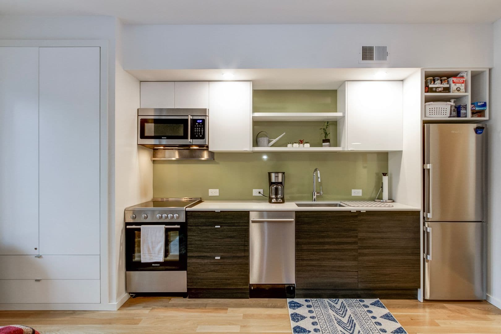 Philadelphia Apartment: 1942-48 N Front St