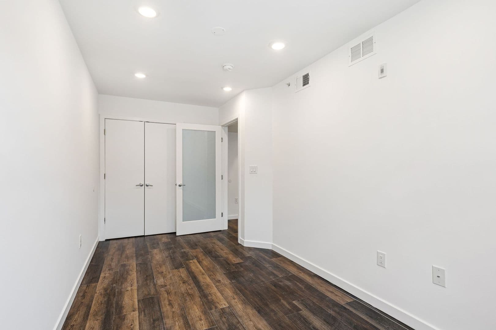 Philadelphia Apartment: 2001-05 Frankford