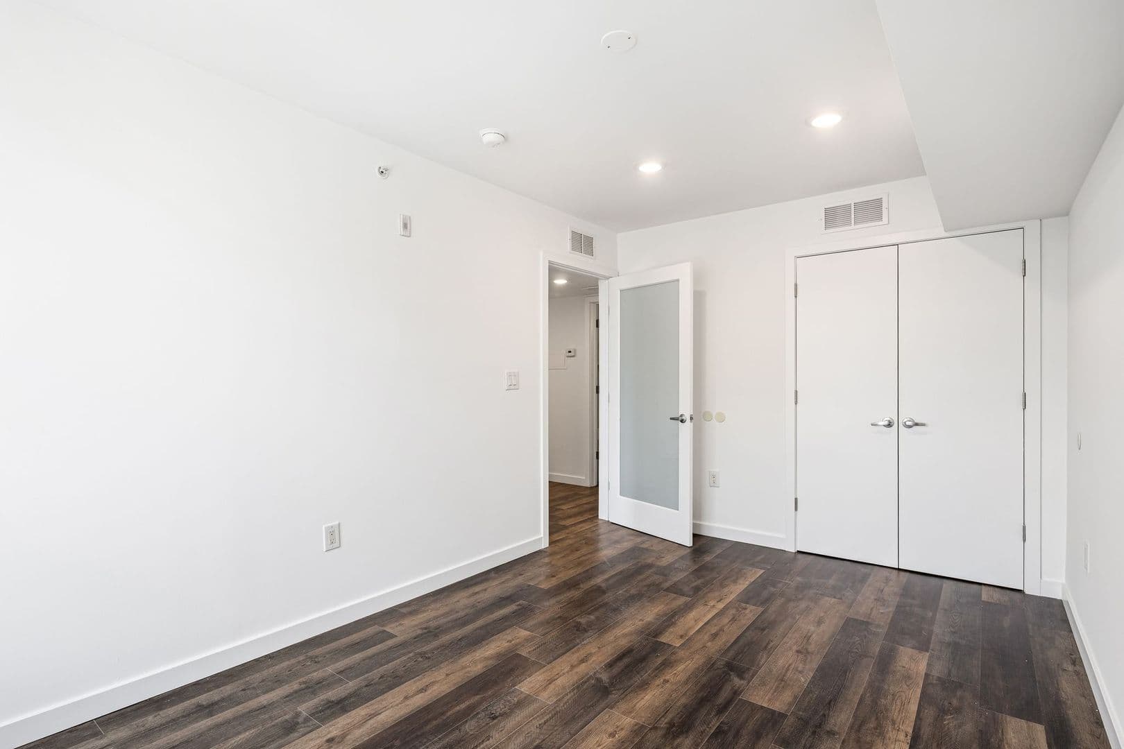 Philadelphia Apartment: 2001-05 Frankford