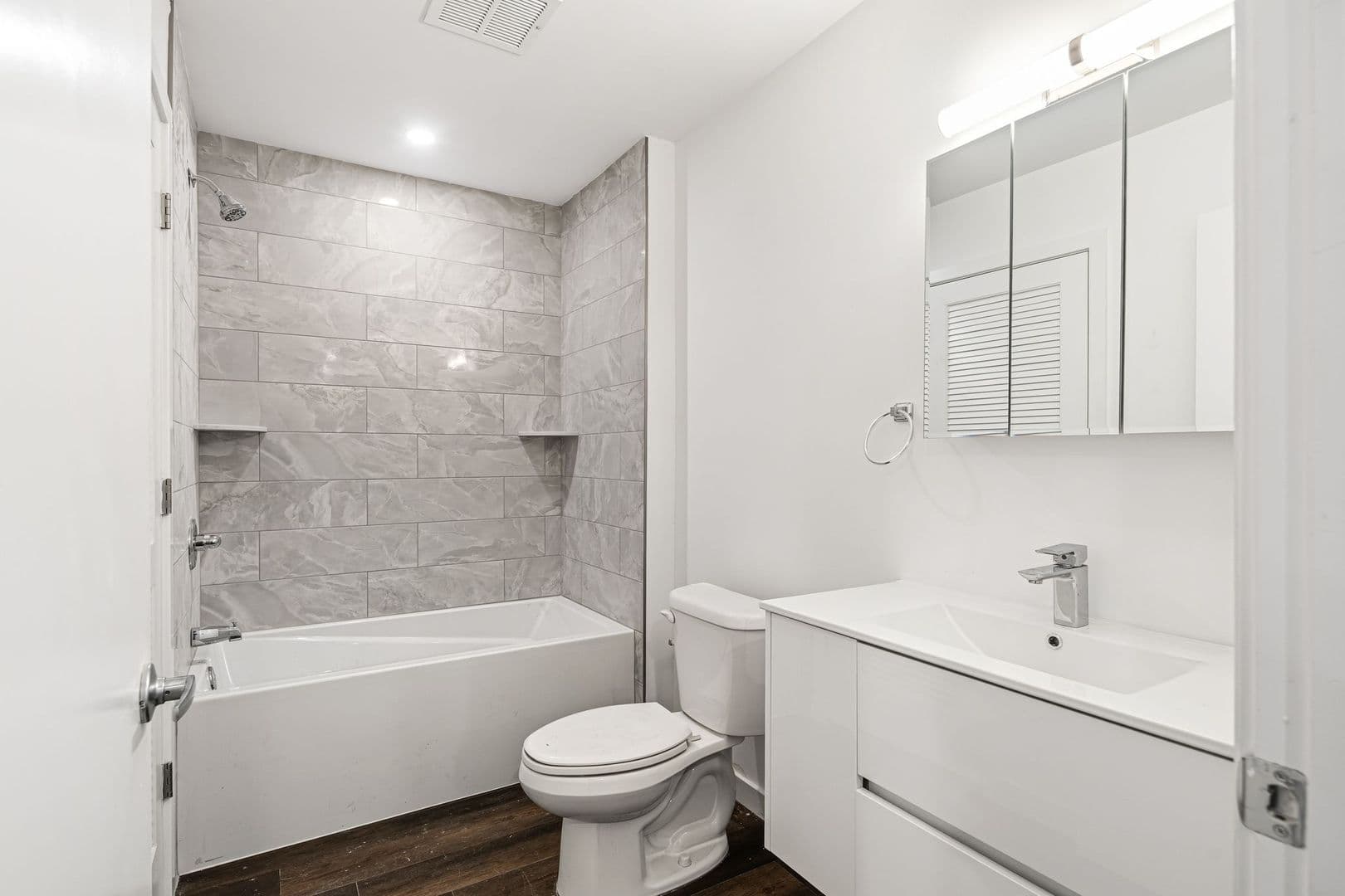 Philadelphia Apartment: 2001-05 Frankford