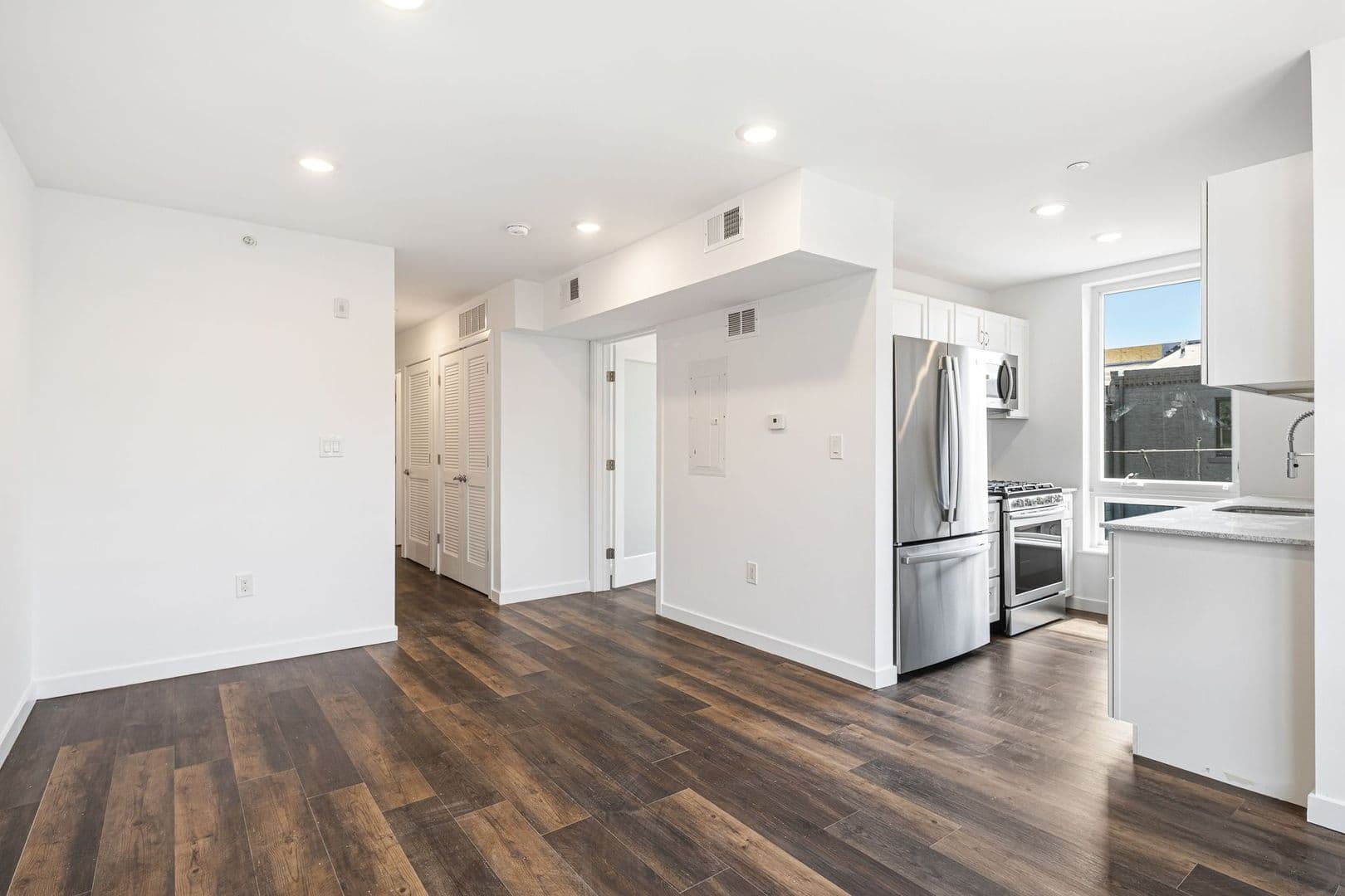 Philadelphia Apartment: 2001-05 Frankford