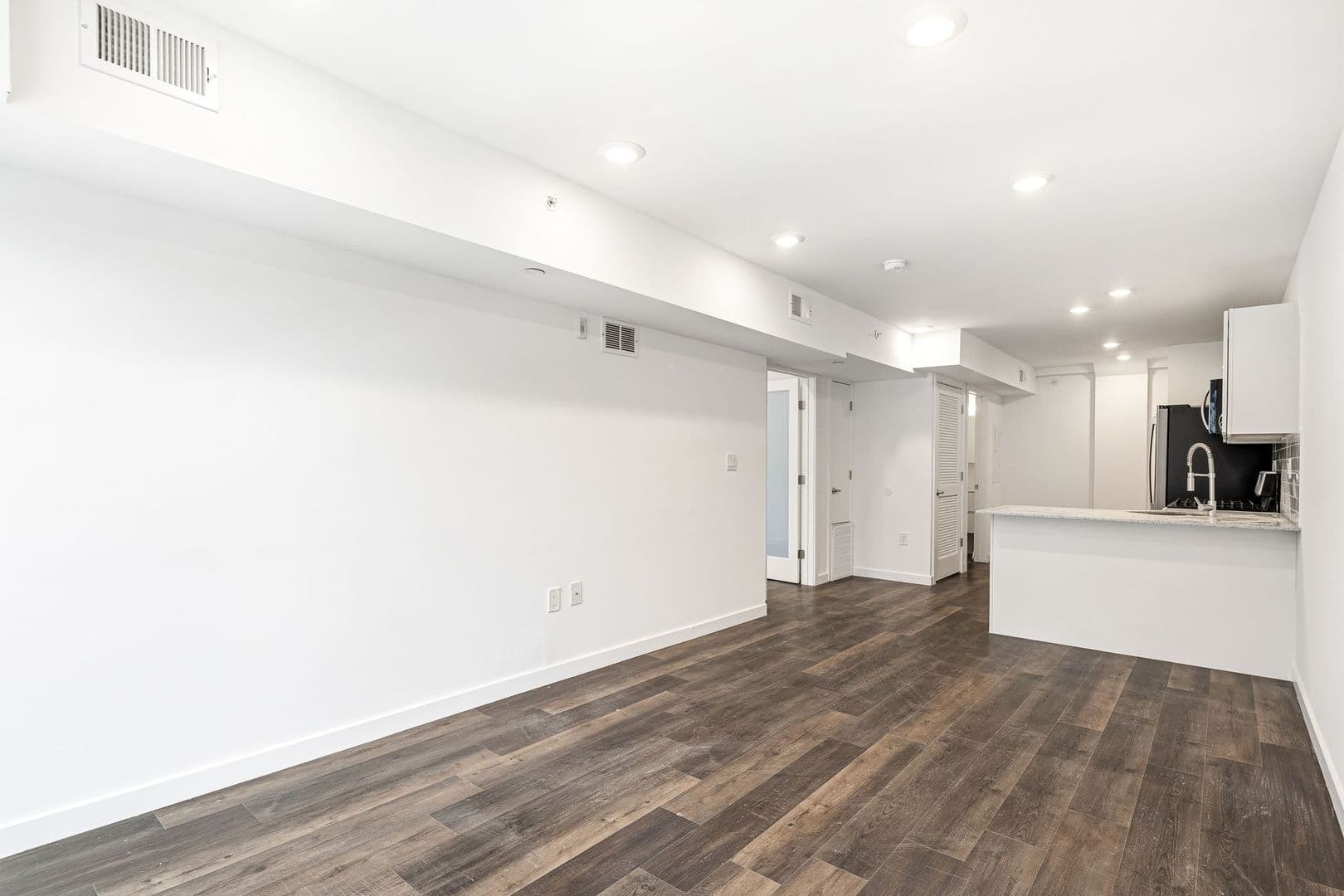 Philadelphia Apartment: 2001-05 Frankford