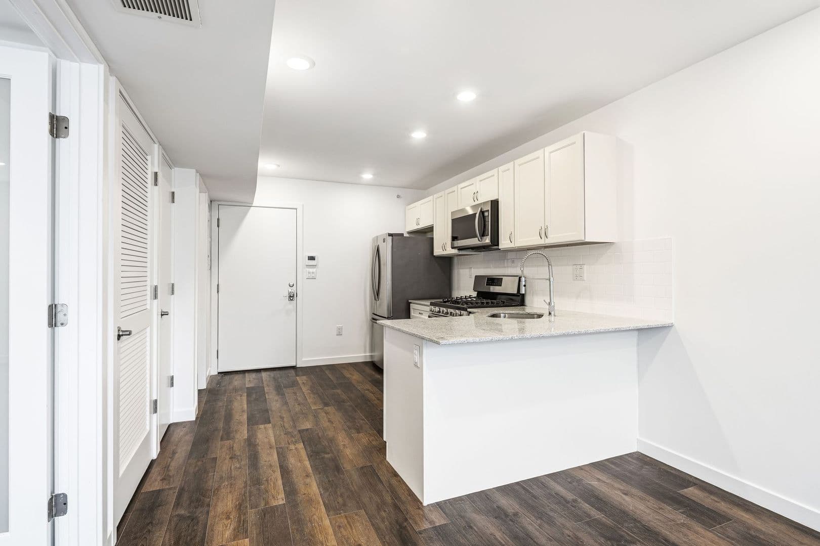 Philadelphia Apartment: 2001-05 Frankford