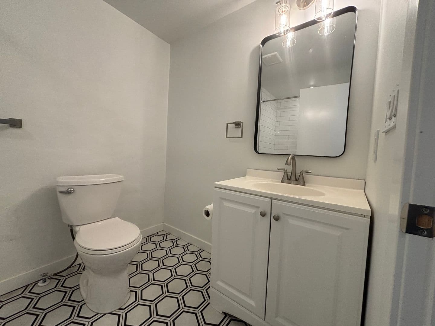 Philadelphia Apartment: 240-242 E Girard Ave