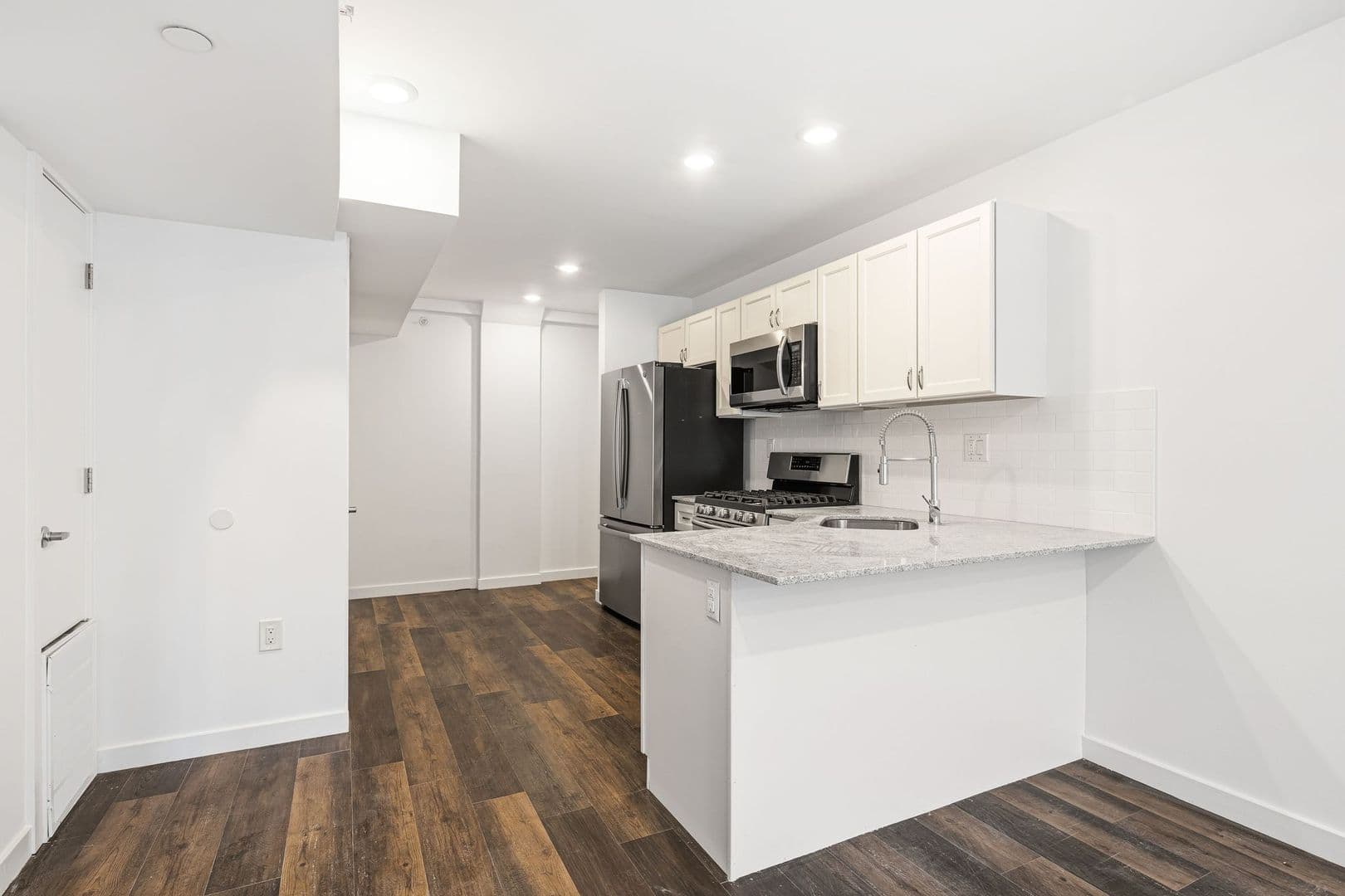 Philadelphia Apartment: 2001-05 Frankford