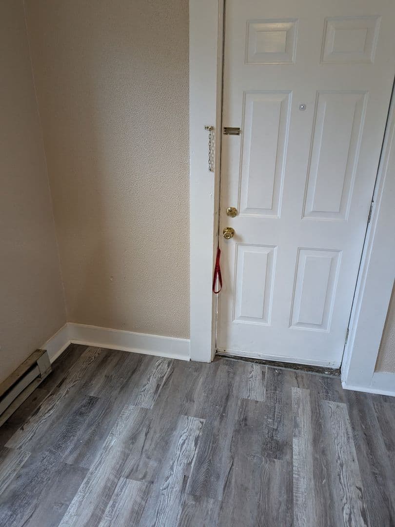 Mansfield Apartment: 92 W 2nd St