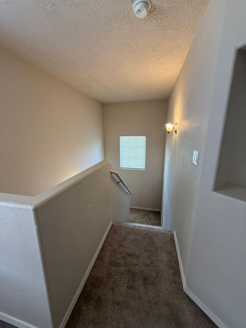 Santa Fe House: 966 Verdinal Lane