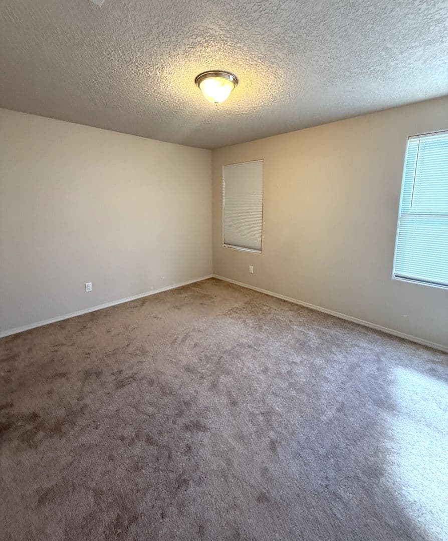 Santa Fe House: 966 Verdinal Lane