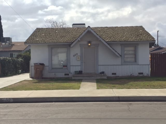 Bakersfield House: 303 Harding Avenue