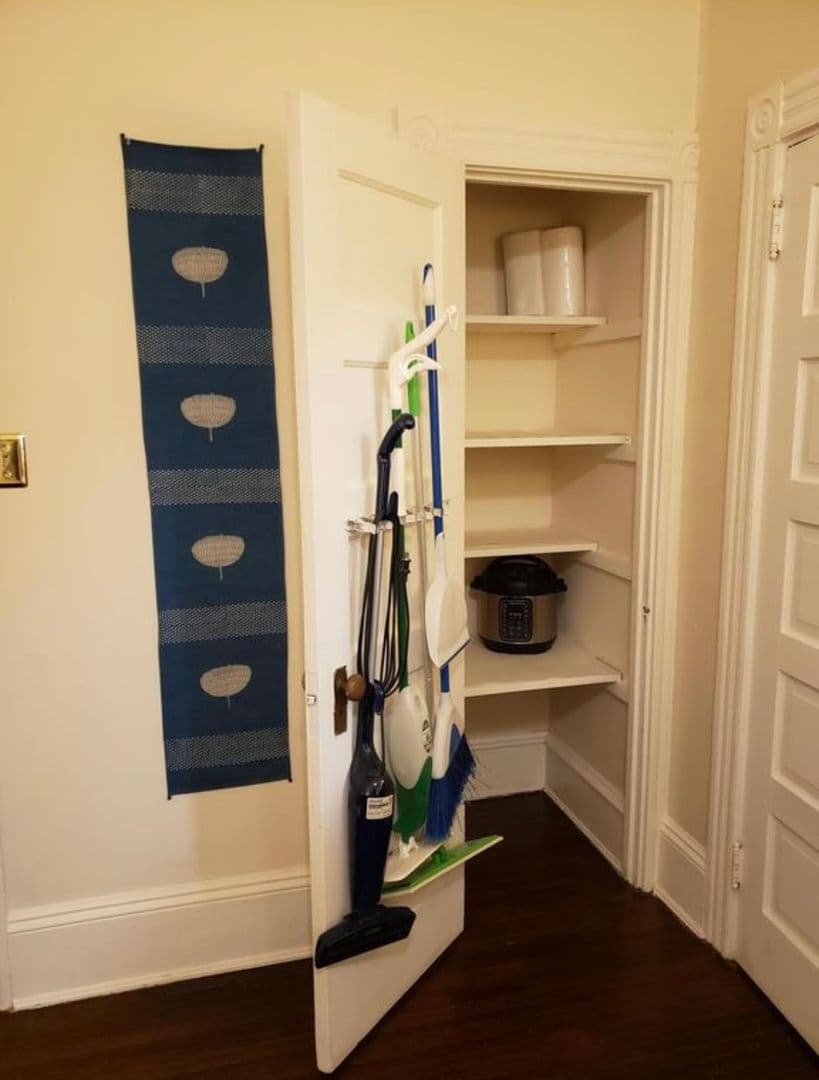 Lancaster Apartment: 147 E Chestnut