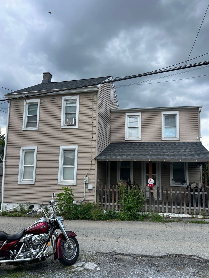 Columbia House: 643 Ave G