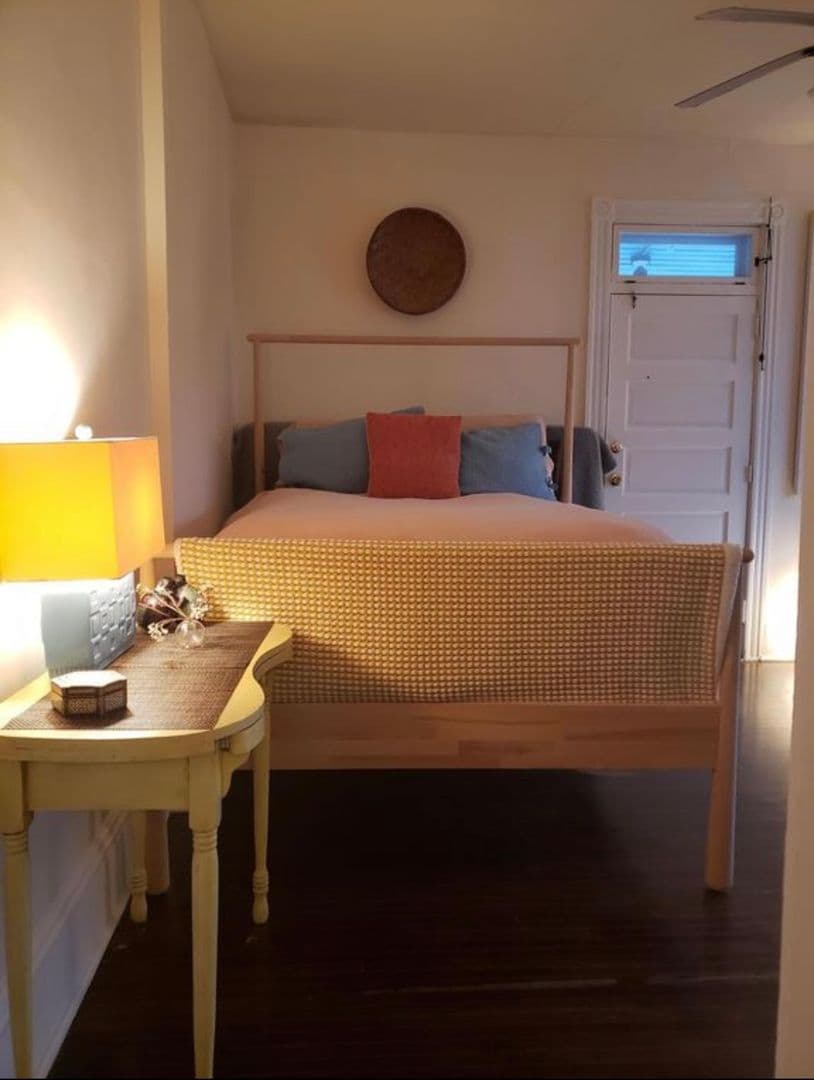 Lancaster Apartment: 147 E Chestnut