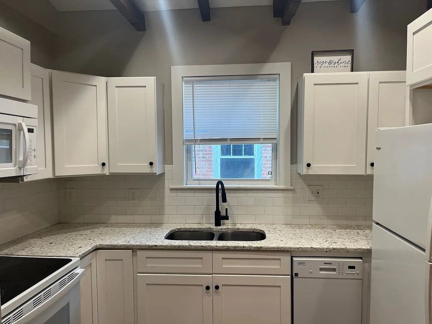 Lancaster Apartment: 18 W Liberty