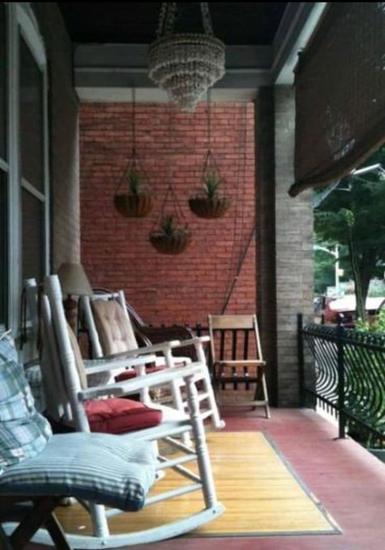 Lancaster Apartment: 147 E Chestnut