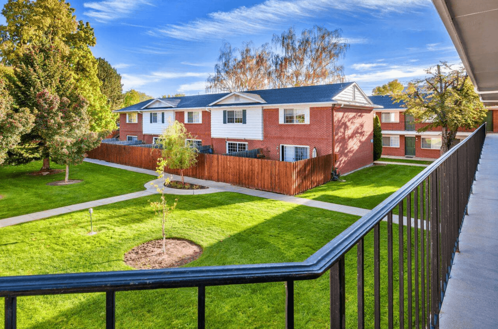 Boise Apartment: 300-333 S. Straughan Ave