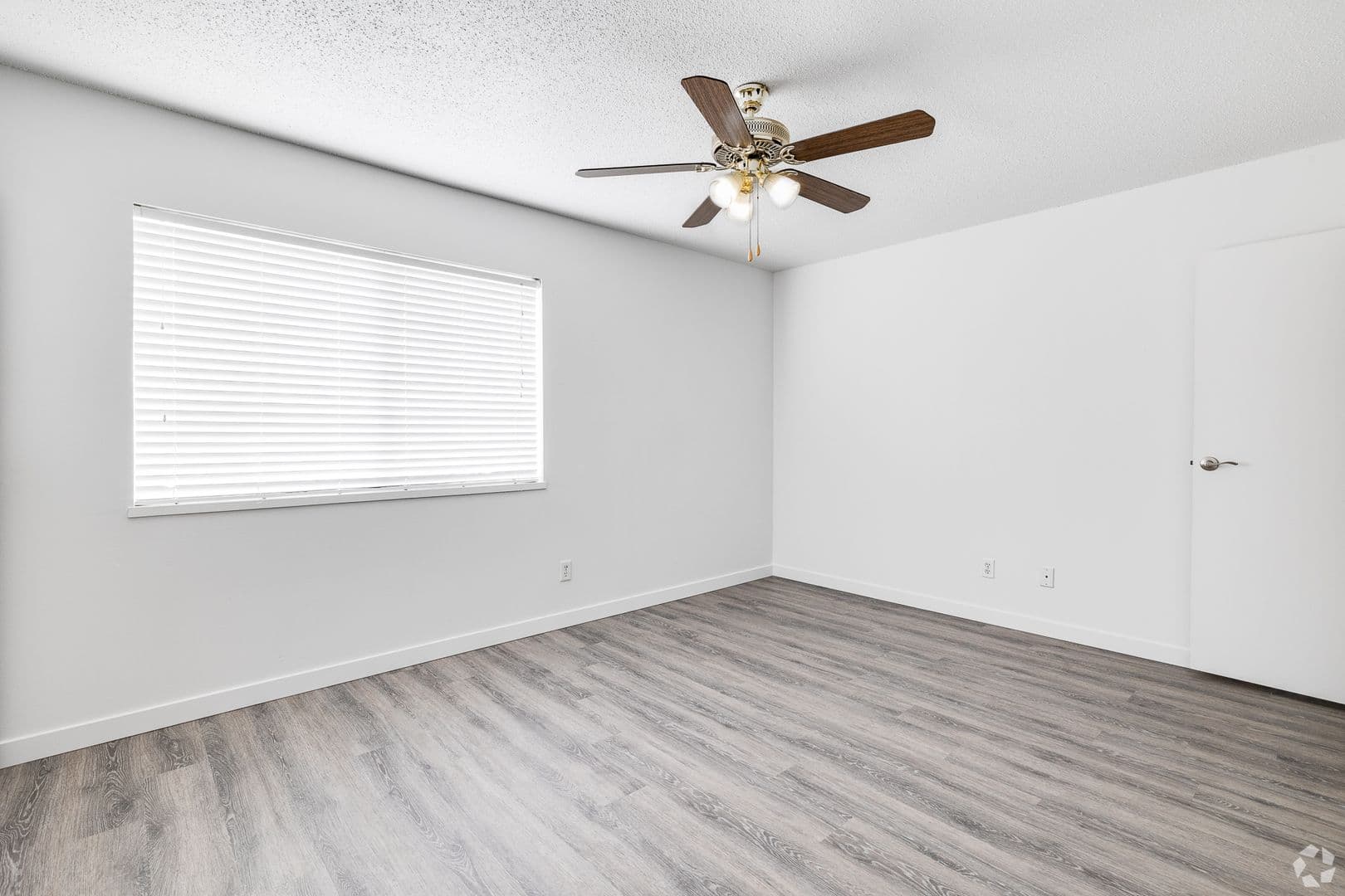 Boise Apartment: 300-333 S. Straughan Ave