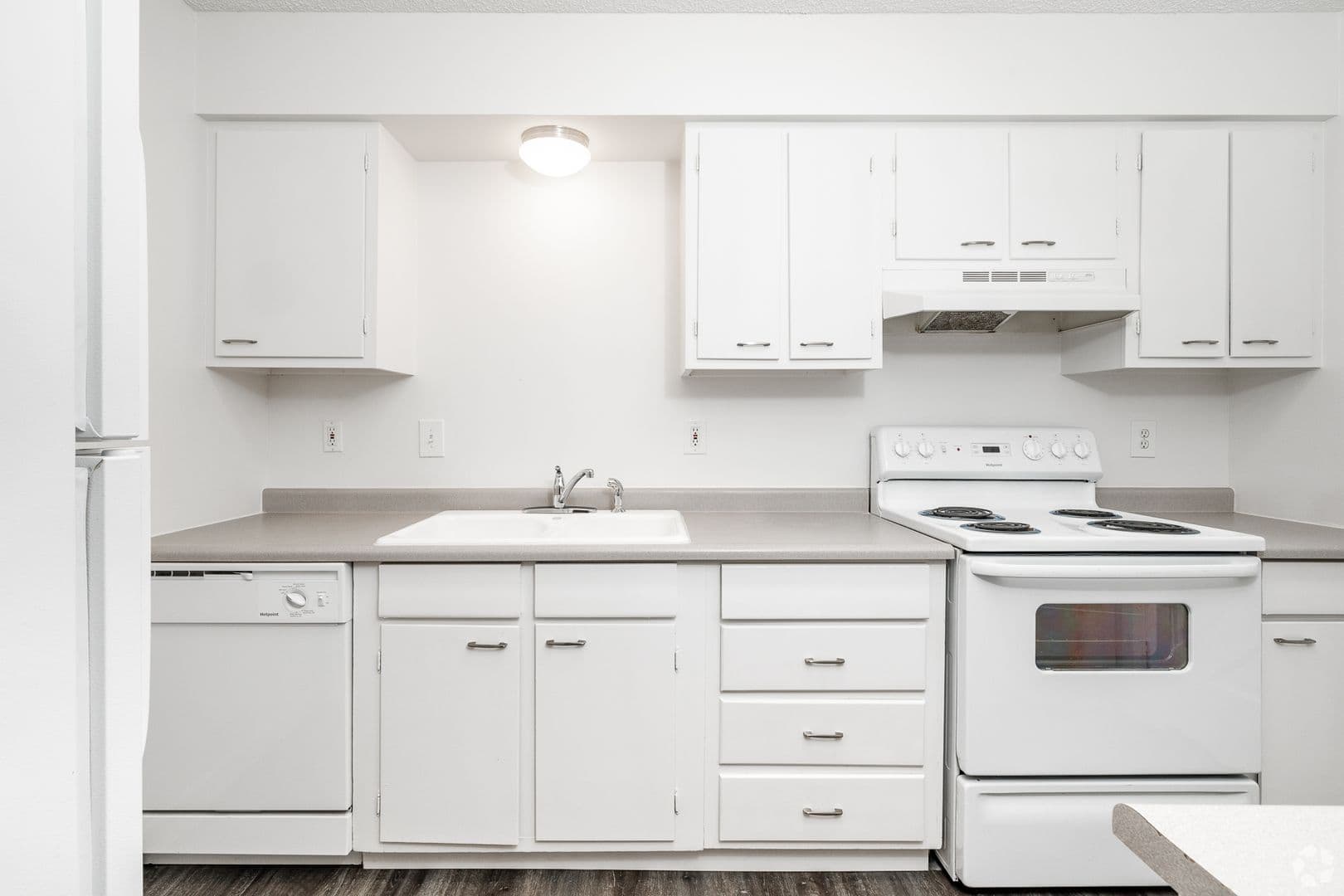 Boise Apartment: 300-333 S. Straughan Ave
