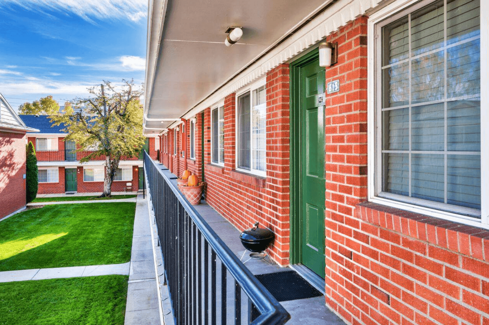 Boise Apartment: 300-333 S. Straughan Ave