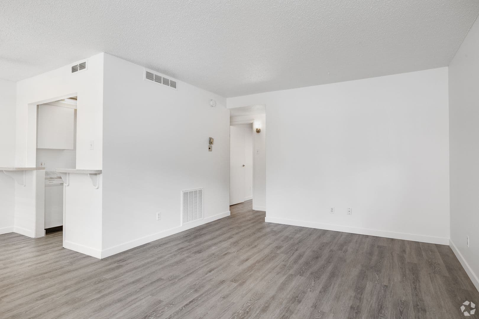 Boise Apartment: 300-333 S. Straughan Ave