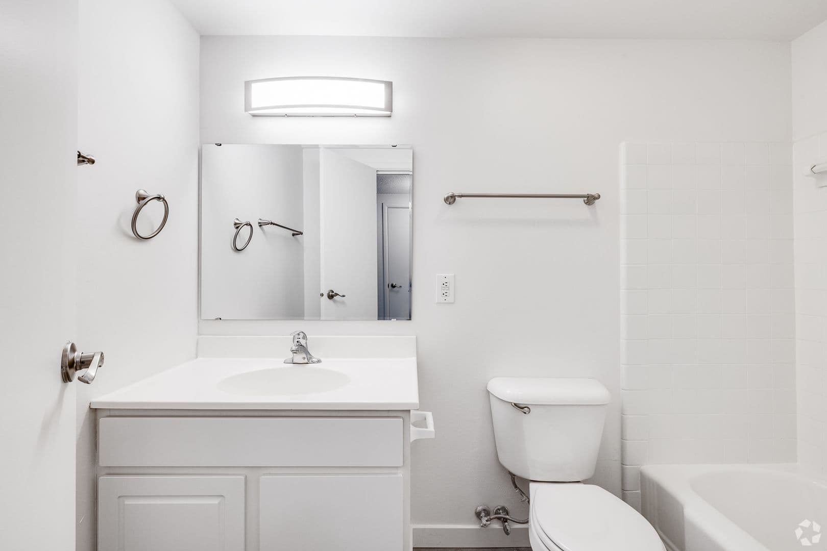 Boise Apartment: 300-333 S. Straughan Ave