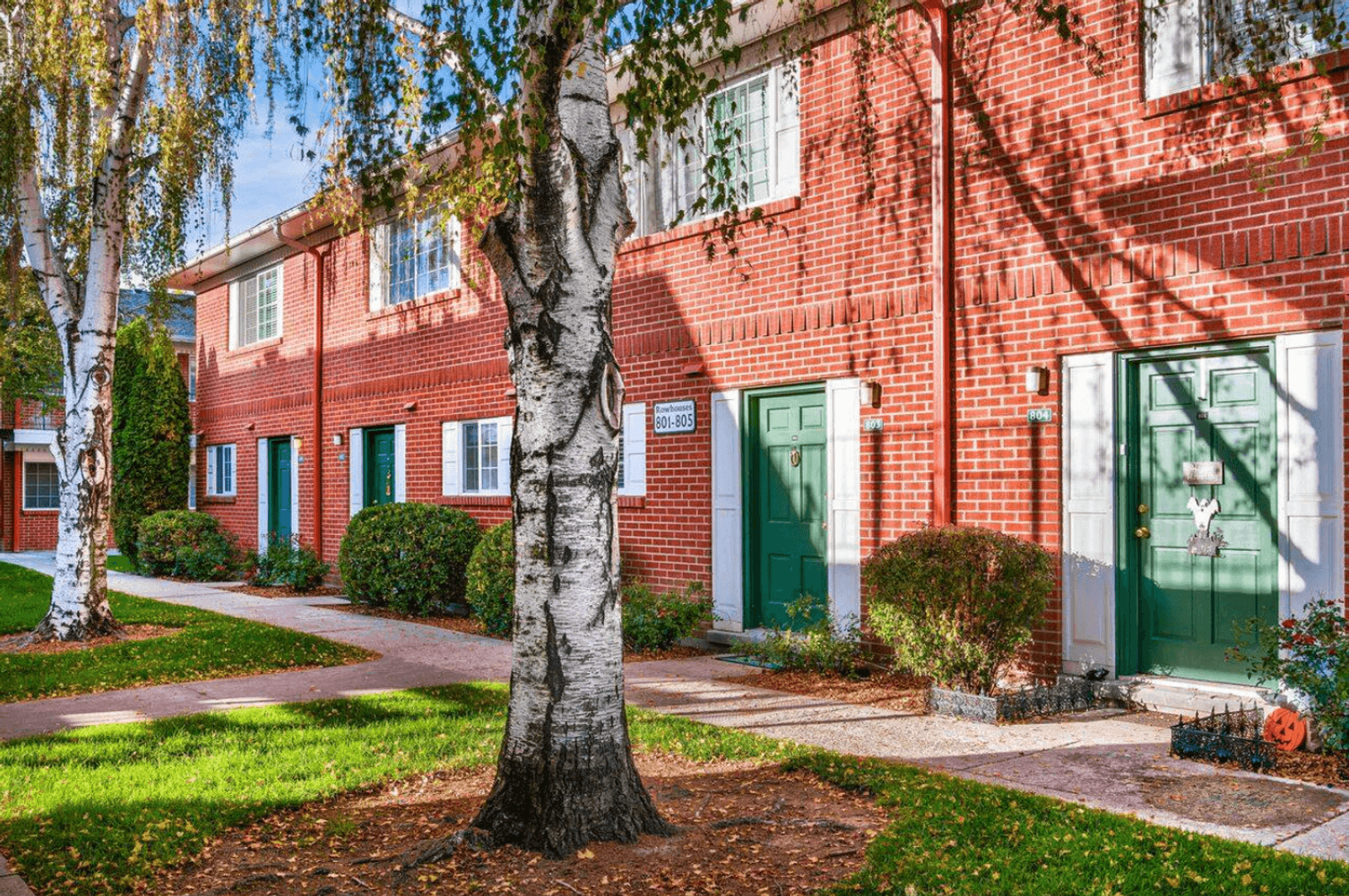 Boise Apartment: 300-333 S. Straughan Ave