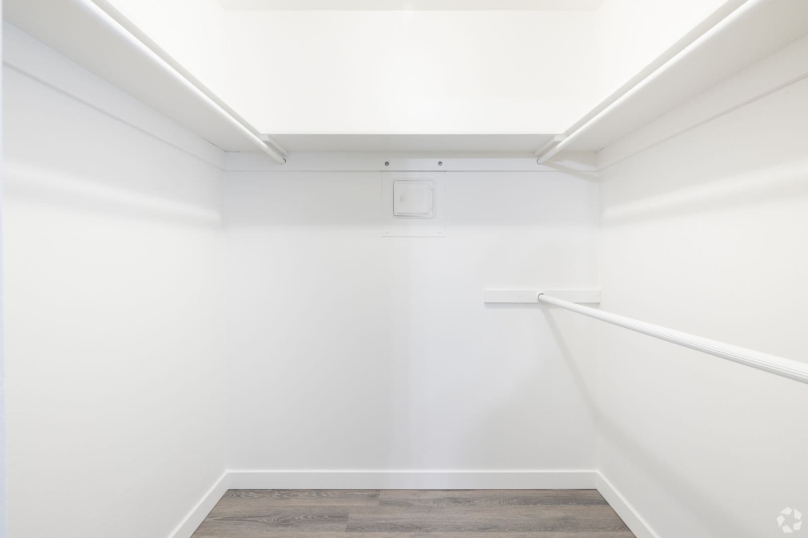 Boise Apartment: 300-333 S. Straughan Ave