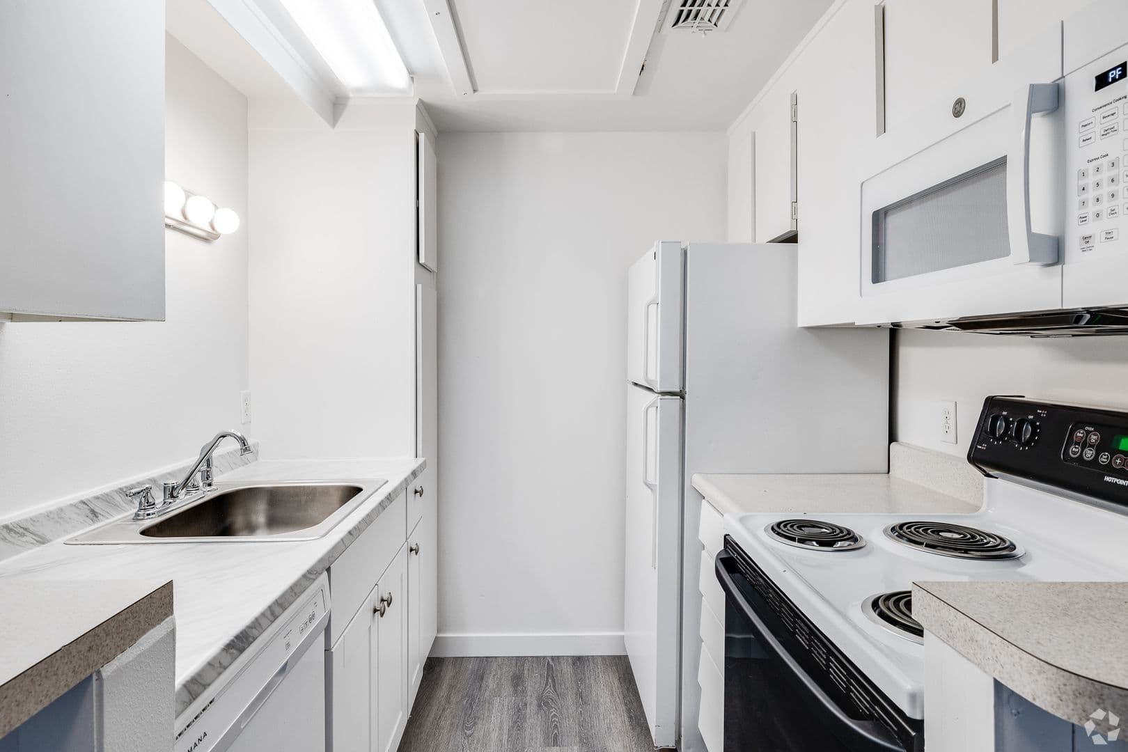 Boise Apartment: 300-333 S. Straughan Ave