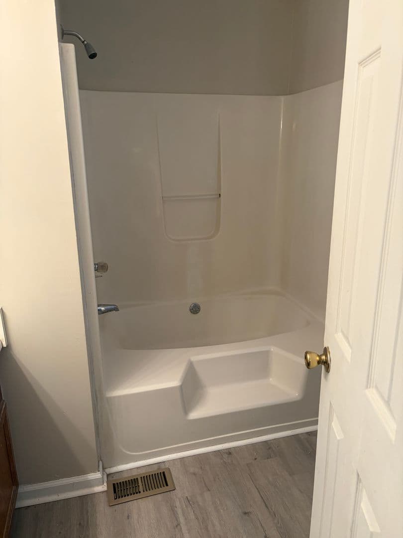 Douglasville House: 6235 Pembroke Way