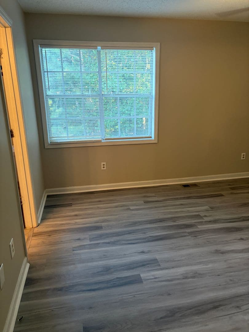 Douglasville House: 6235 Pembroke Way