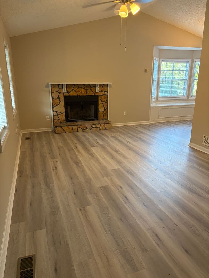 Douglasville House: 6235 Pembroke Way
