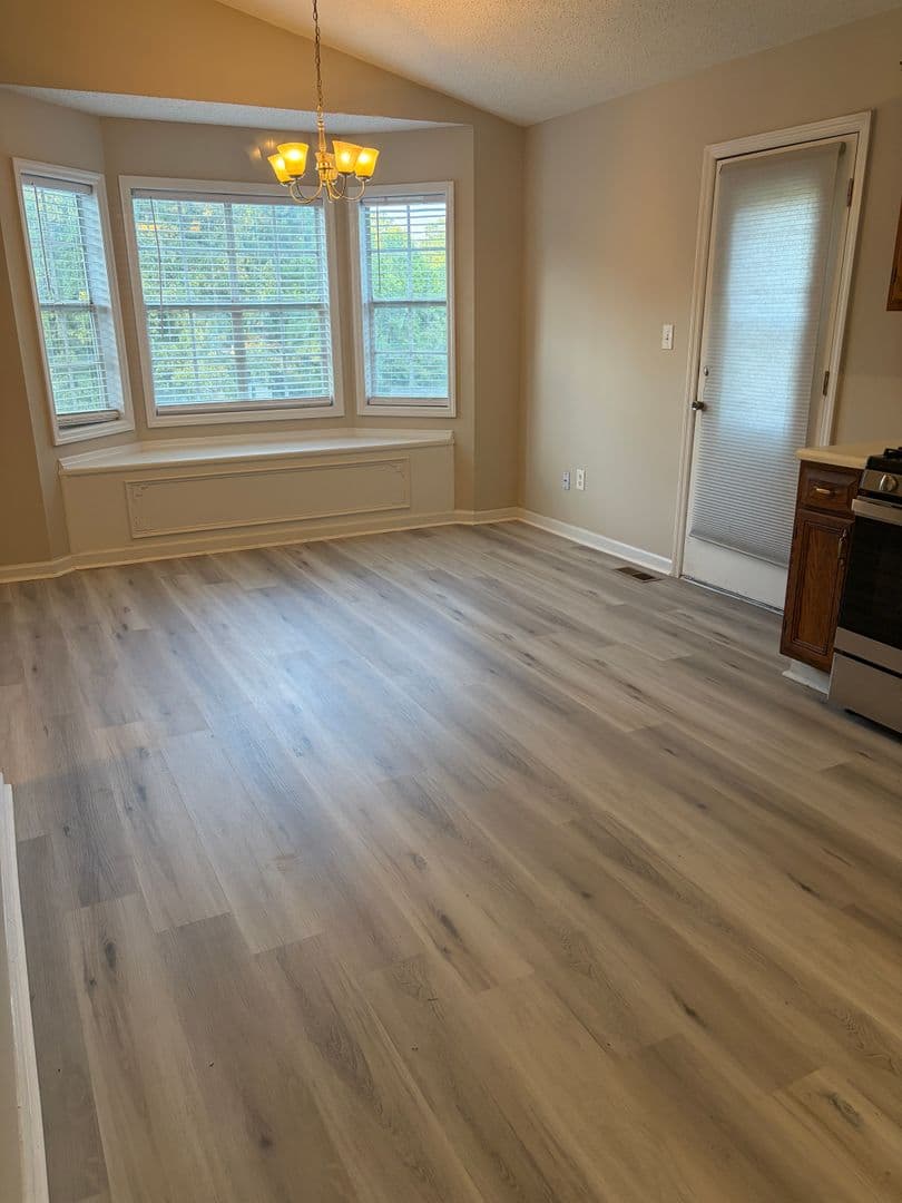 Douglasville House: 6235 Pembroke Way