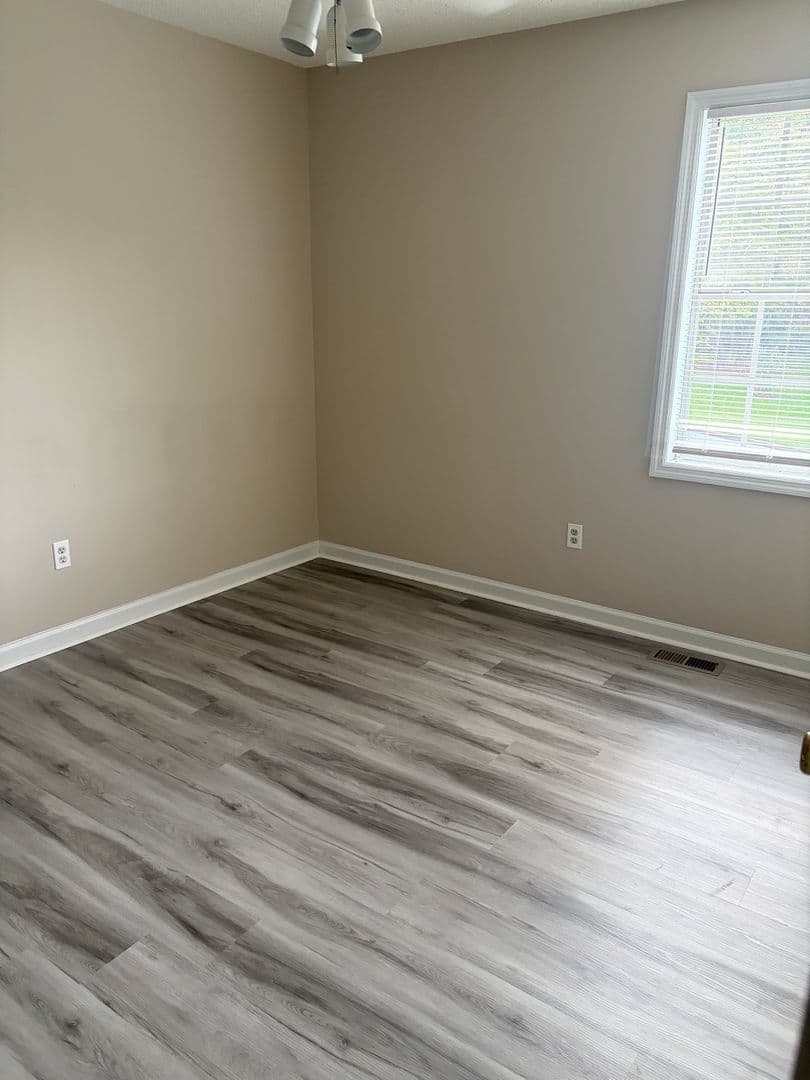 Douglasville House: 6235 Pembroke Way