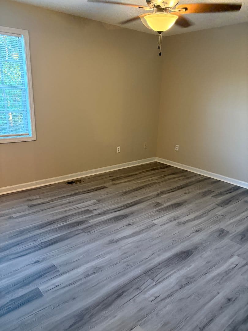 Douglasville House: 6235 Pembroke Way