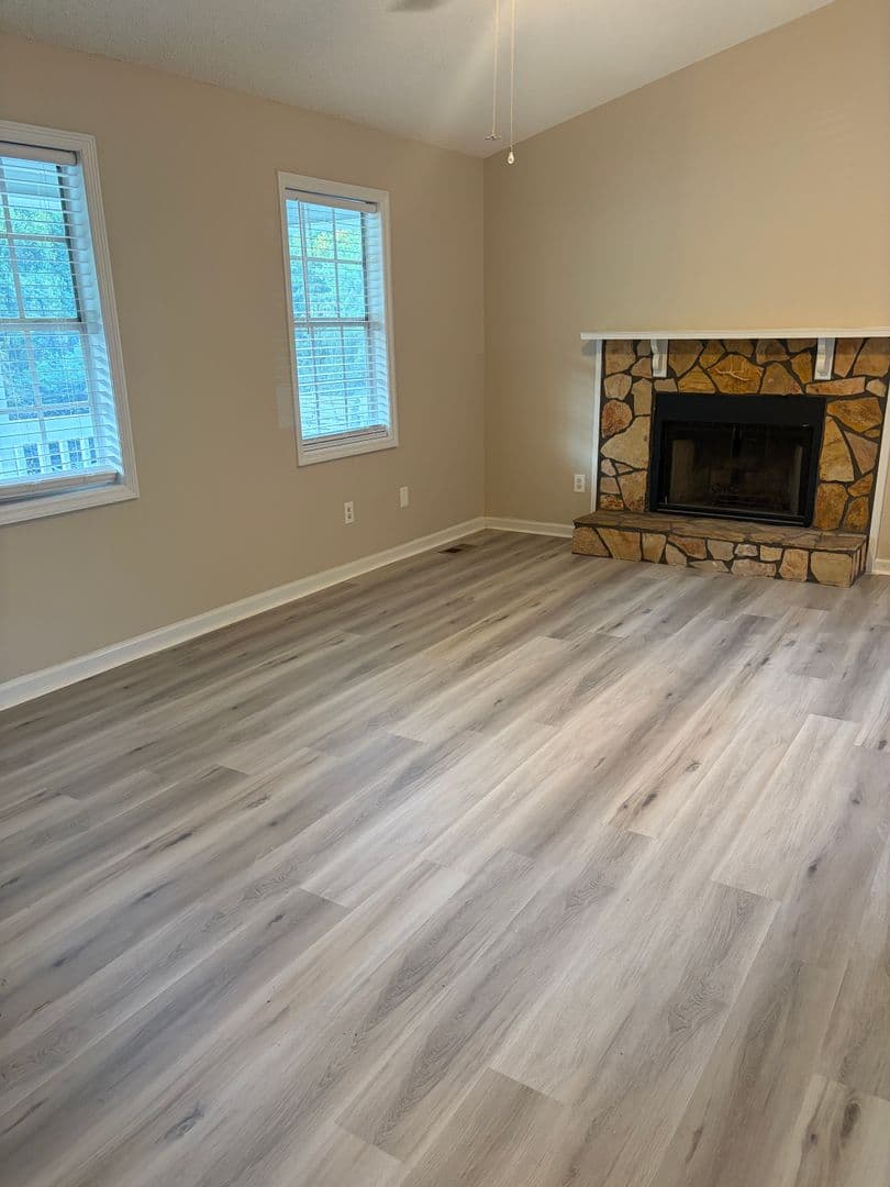 Douglasville House: 6235 Pembroke Way