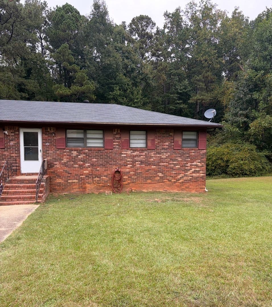 Douglasville House: 27 Fox Hall Dr Unit B