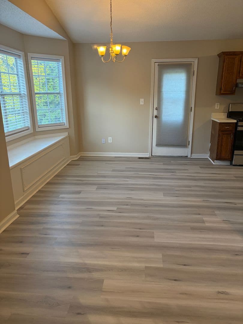 Douglasville House: 6235 Pembroke Way